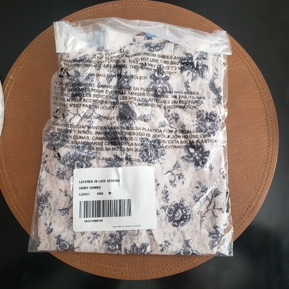 Free People layered in lace leggings chamoix ivory combo size medium new - Picture 4 of 5